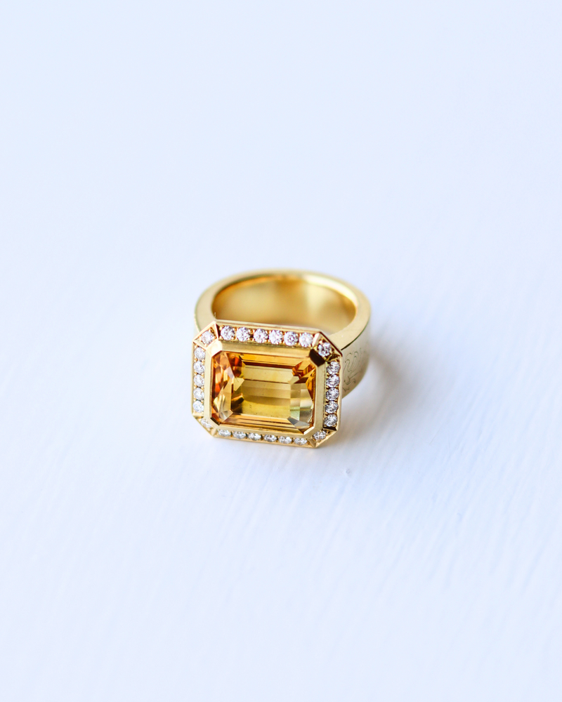 Pre owned Tom Fennell Topaz & Diamond Oblong Ring